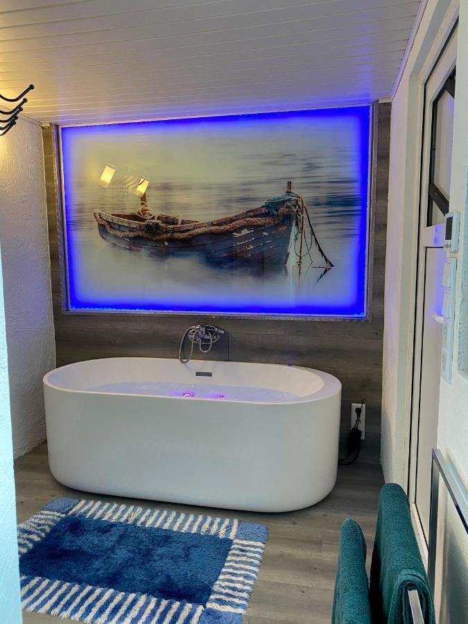 Gleis 2, Waggon Mit Ofen, Optional Mit Whirlpool Und Sauna Dahlem  Exteriér fotografie